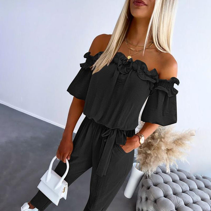 Claire™ | Combinaison Chic à Épaules Dégagées avec Volants et Ceinture à Nouer